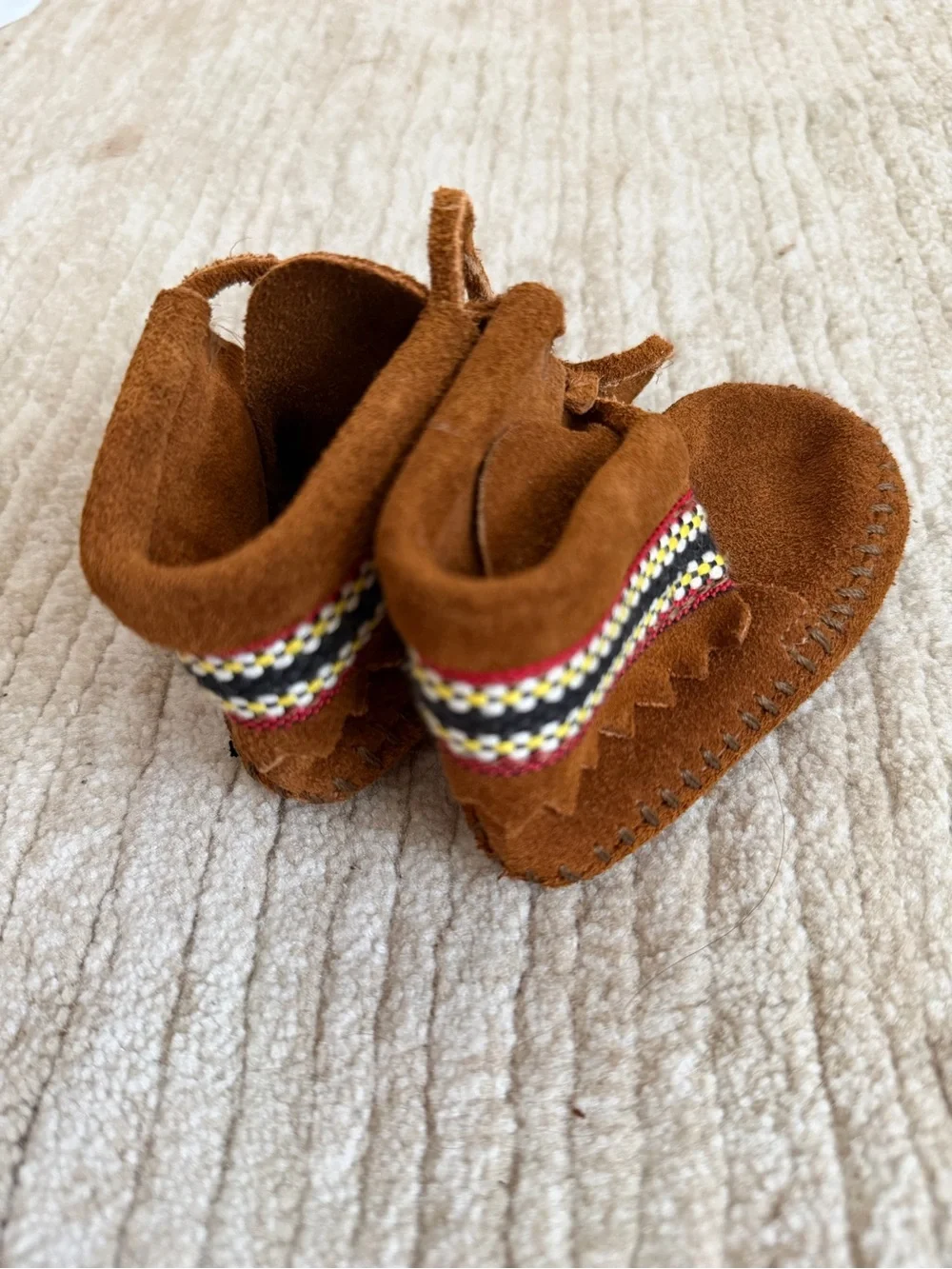 Minnetonka Kids Tan Suede Moccasins with Multicolor Trim Sz 2